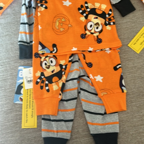 2 pair of Bluey Halloween pajamas Size 12 mo. NWT. - Picture 6 of 7